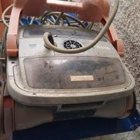 Pulitore per piscina 