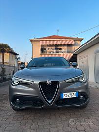 Stelvio 2.2 TD 210cv AT8 Q4 Veloce