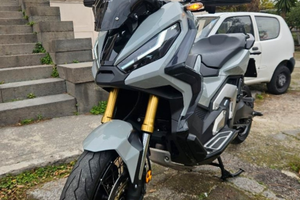 Xadv 750