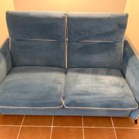 2 Divani moderni – uno reclinabile elettrico