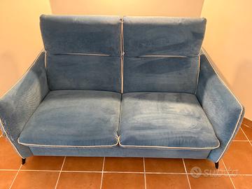 2 Divani moderni – uno reclinabile elettrico