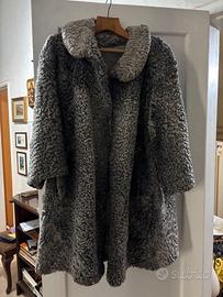 Cappotto in astrakan grigio perla