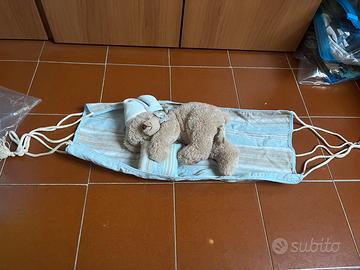 Orsetto peluche sull’amaca