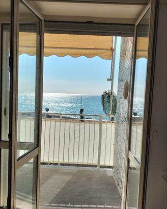 Bilocale vista panoramica a 5 metri dal mare