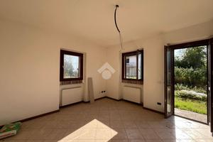 3 LOCALI A CADEO