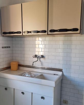 Lavabo con pensili