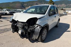 FIAT PANDA 2024 1.0 HYBRID 70 CV *SINISTRATA