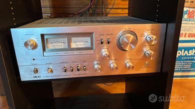 Amplificatore Akai AM-2850.