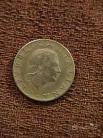 Moneta 200 lire italiane con firma