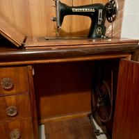 macchina da cucire con mobile in legno
