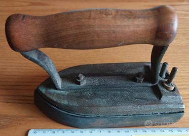 Ferro da stiro antico, made in Svizzera