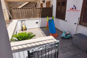 Appartamento di 110 m² con 5 locali a San Vito Lo 