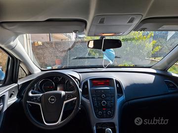 Opel astra j