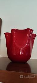 Vaso rosso in vetro 