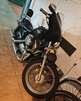 Harley-Davidson Sportster 883 Low (XL883L) - Pari