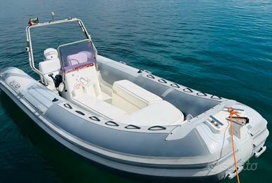 Gommone nel SUD SARDEGNA a settimana