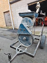 Mulino per cereali e mangime