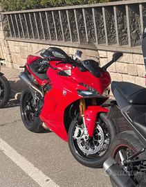 DUCATI SUPERSPORT 939 S – ÖHLINS – AKRAPOVIČ