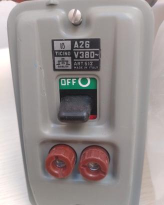 Interruttore bipolare da incasso Ticino Art. 612 v