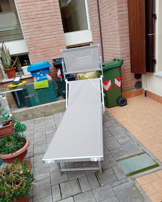 Lettino da campeggio o giardino 