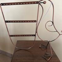 Porta orecchini rame.