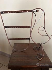 Porta orecchini rame.