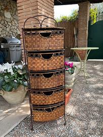 Cassettiera in vinimi e ferro battuto