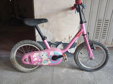 Bici bambina e due monopattini