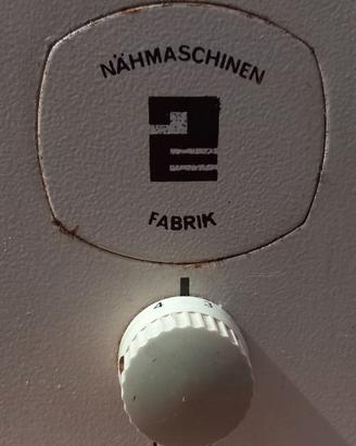 Macchina da cucire vintage anno 1950