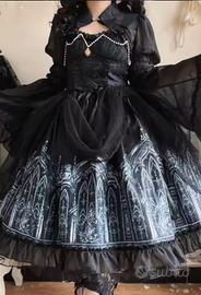 Lolita gotica cosplay  
