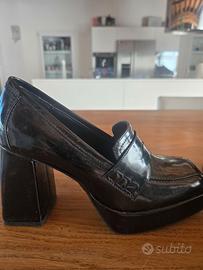 Scarpe in vernice nere Benetton