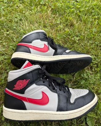 Air jordan nere / grigie / rosse 38  1/2