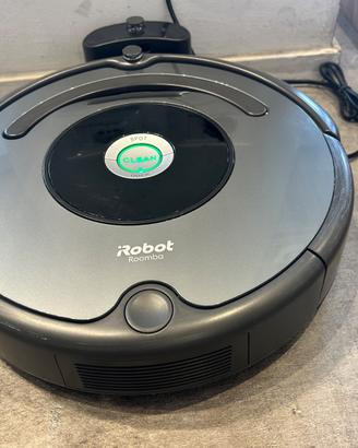 Roomba iRobot modello 676 aspirapolvere