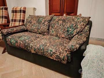 2 divani a 3 e 2 posti con cuscini sfoderabili