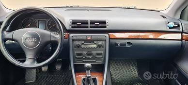Audi  A 4   2.5  120 cv