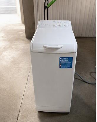 Lavatrice indesit carica dall’alto salvaspazio