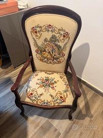Poltroncina ricamata