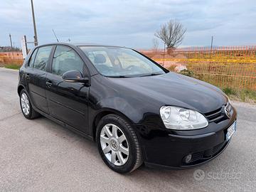 Volkswagen Golf 5 - 1.6 benzina