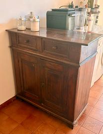Credenzina antica in legno