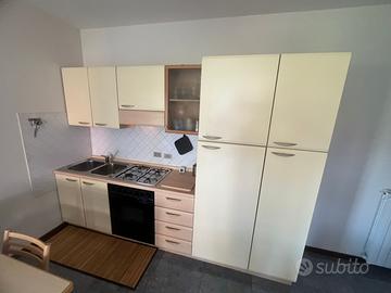 Cucina conpleta di elettrodomestici