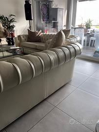 Coppia di divani chesterfild
