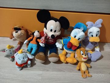 Peluches vari personaggi