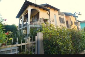Villa con giardino