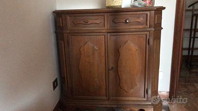 mobiletto ingresso e tavolino