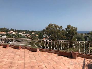 Aci Castello /Via Livorno app.to vani 4,5
