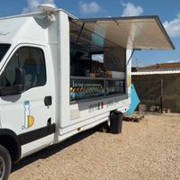 splendido auto negozio food truck Iveco daily