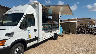 splendido auto negozio food truck Iveco daily