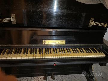 Pianoforte verticale antico