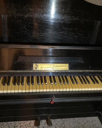 Pianoforte verticale antico