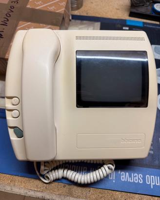 Monitor videocitofonico